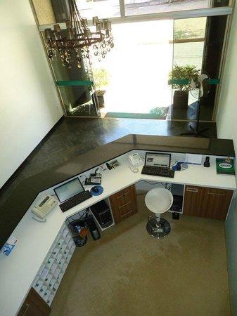 Deed'S Hotel Mantenopolis 外观 照片